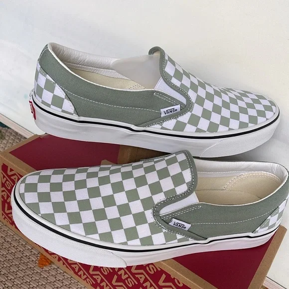 Vans Men’s Classic Slip-On Color Theory Checkerboard
VN000BVZCJL
Sneakers - Picture 7 of 16